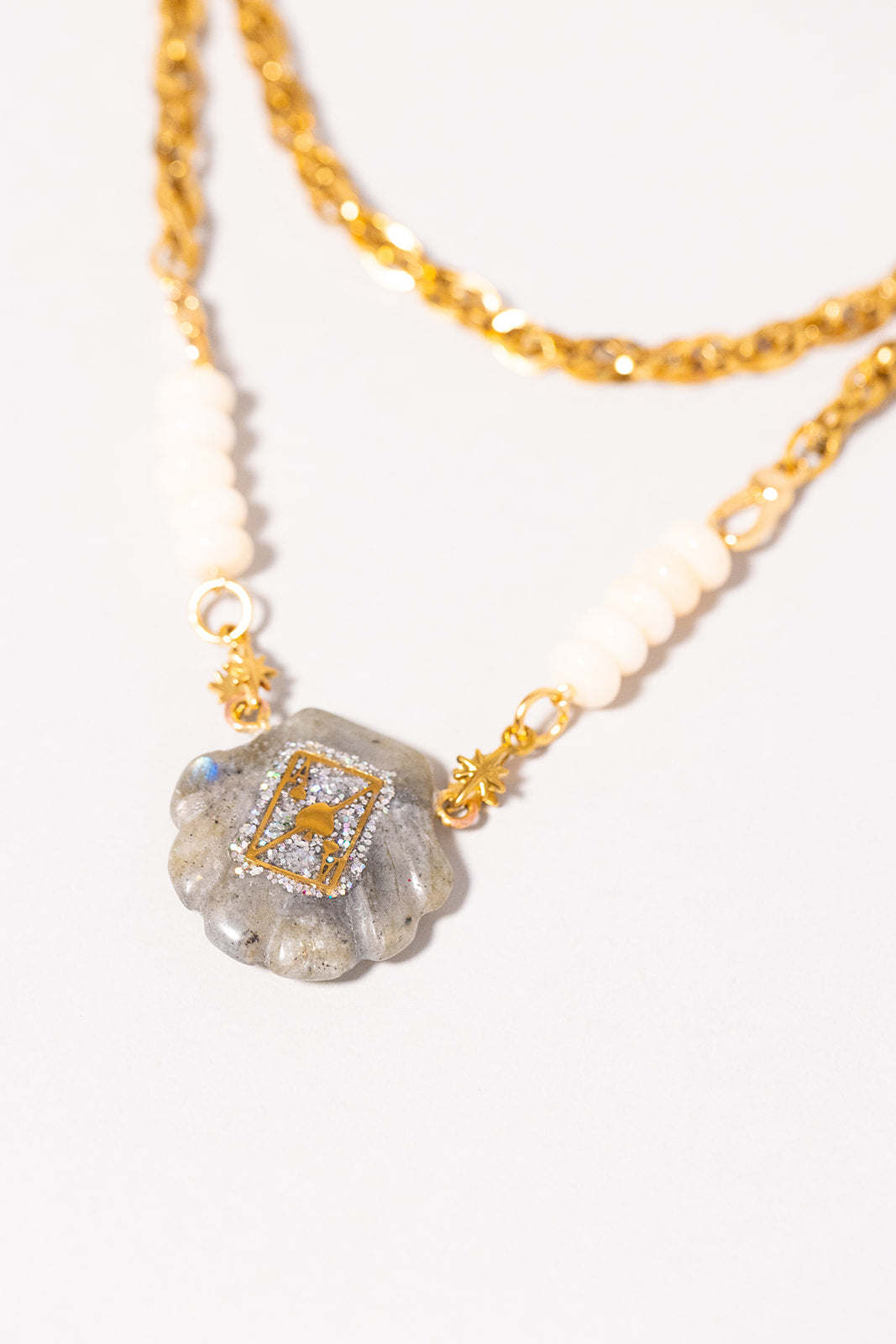 COLLIER MAJESTY