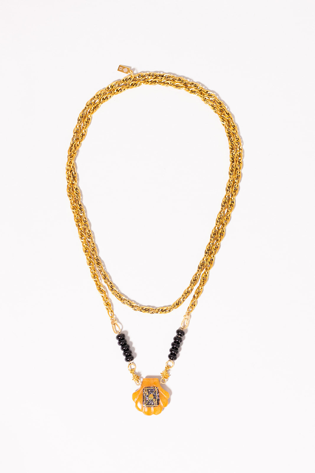 COLLIER MAJESTY
