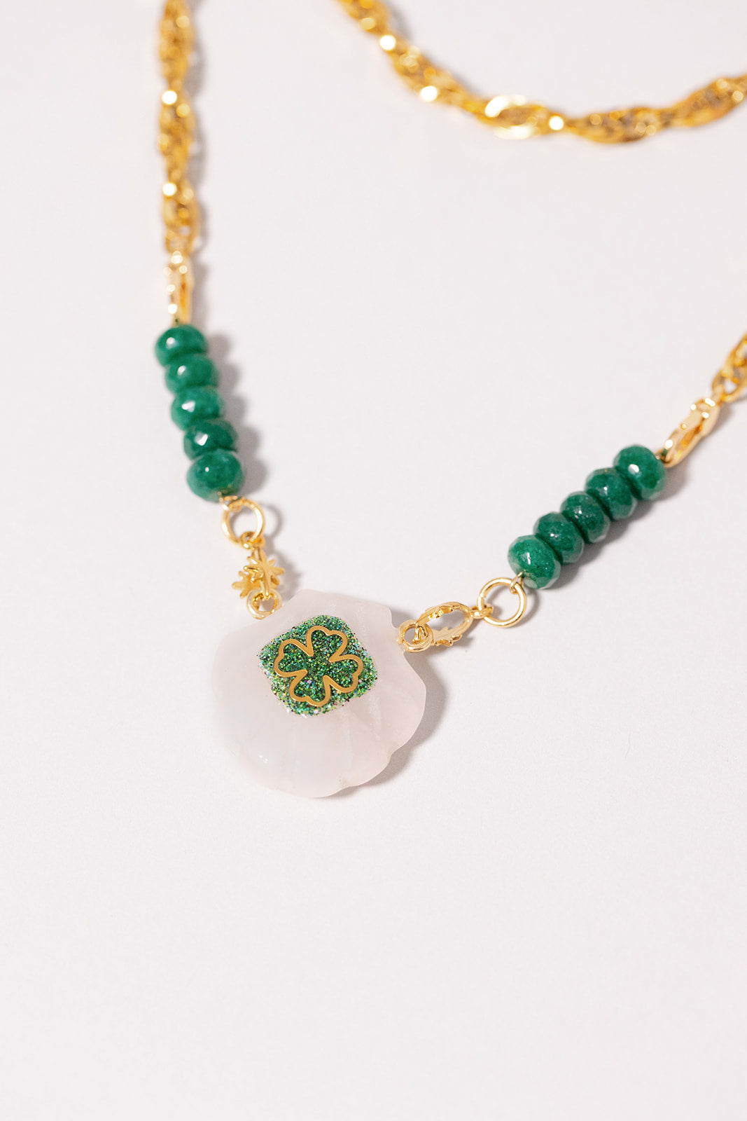COLLIER MAJESTY