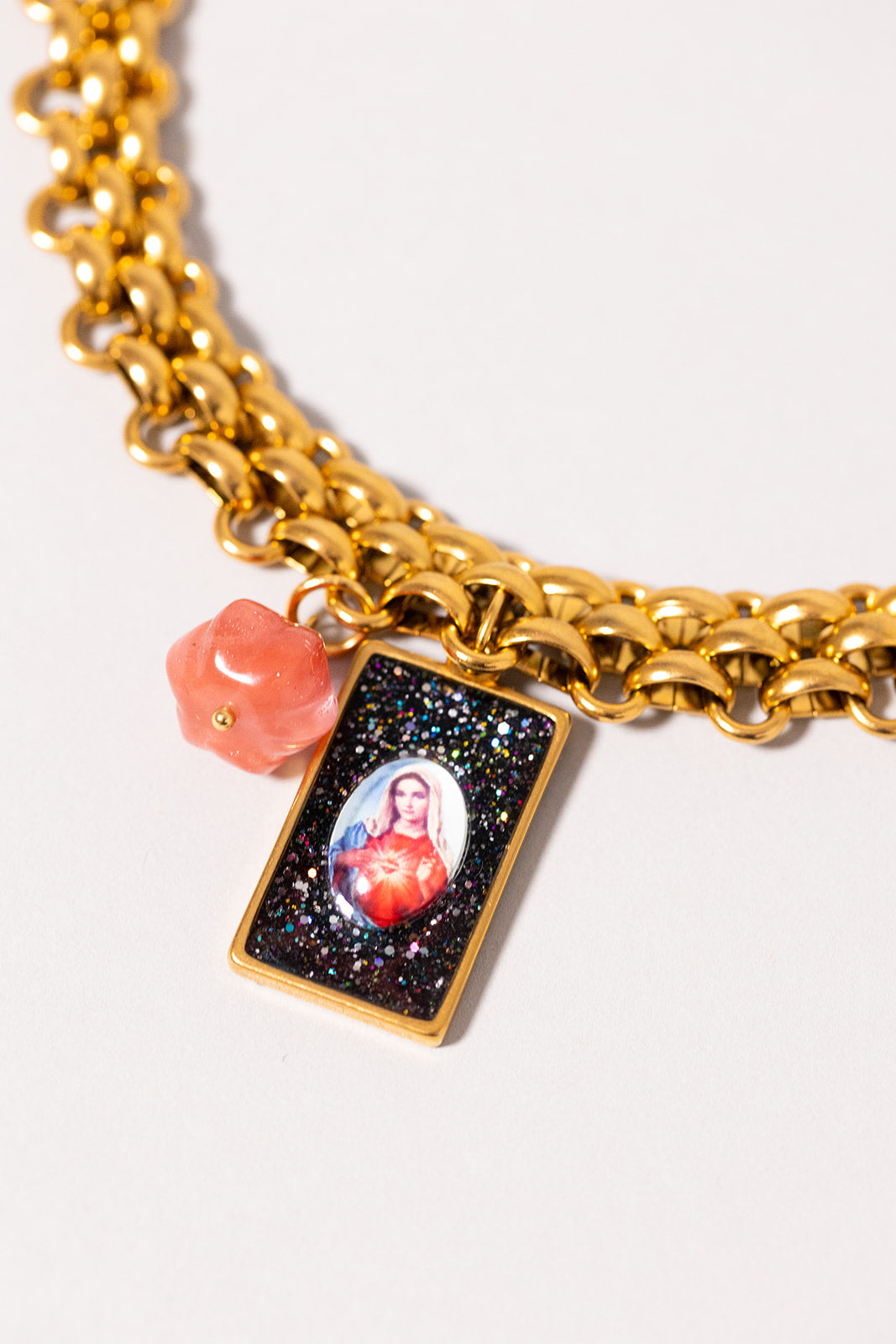 COLLIER SAINTES REBELLES
