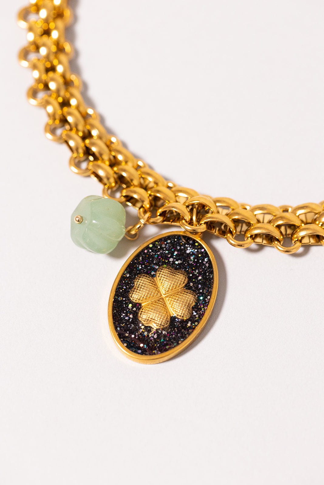 COLLIER SAINTES REBELLES