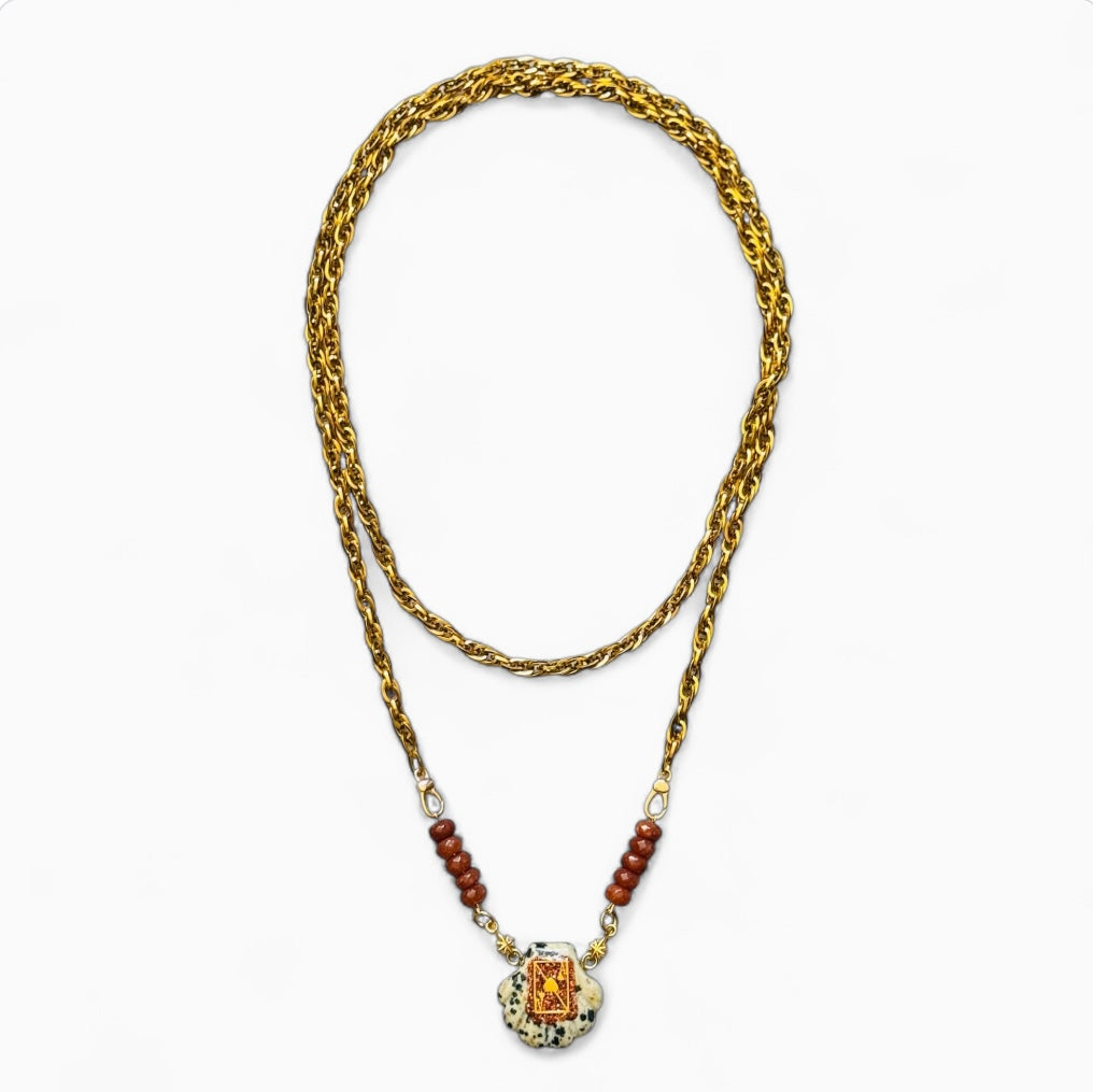 COLLIER MAJESTY