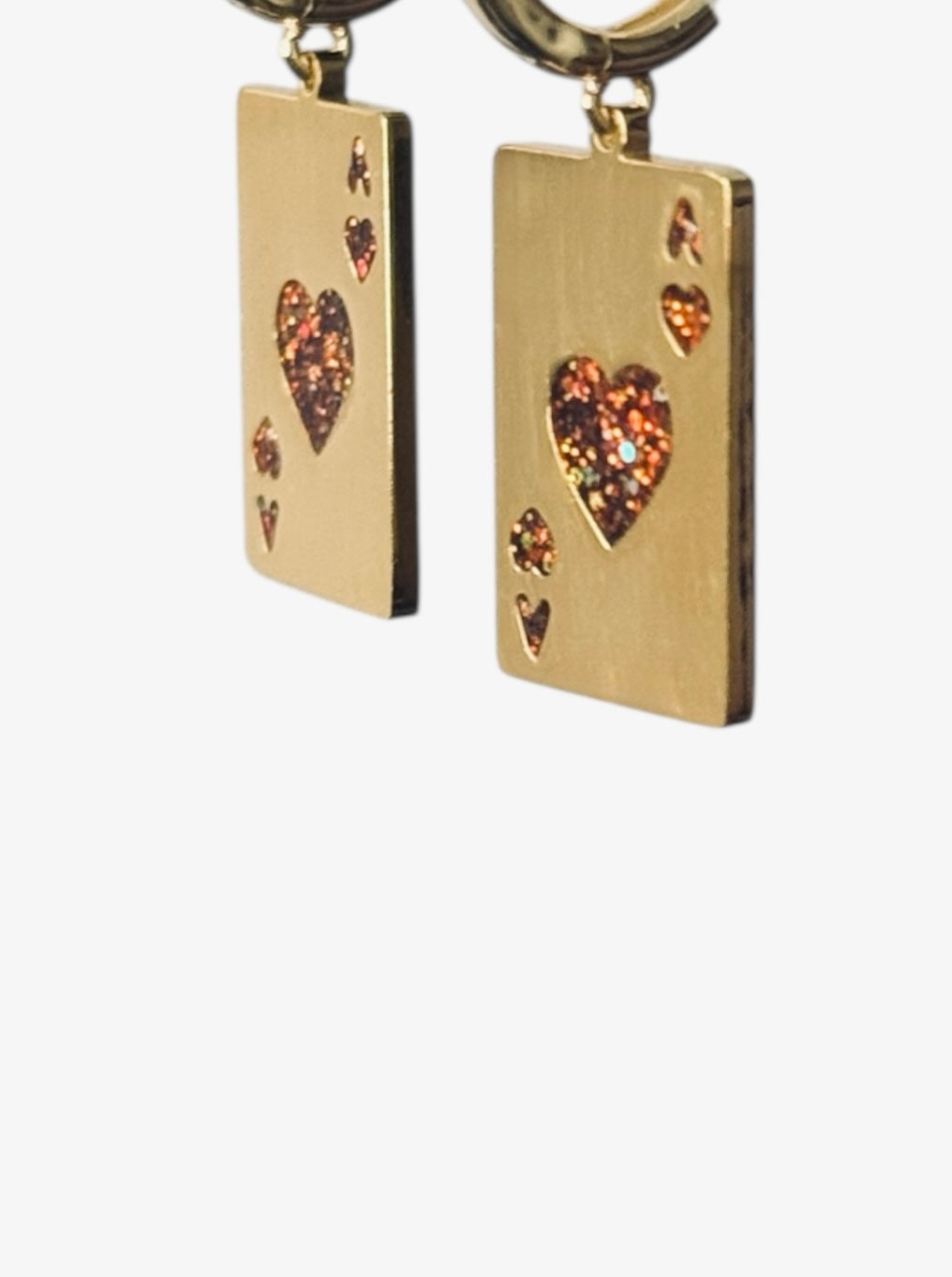 boucle d'oreille femme coeur paillette ocre et dorée